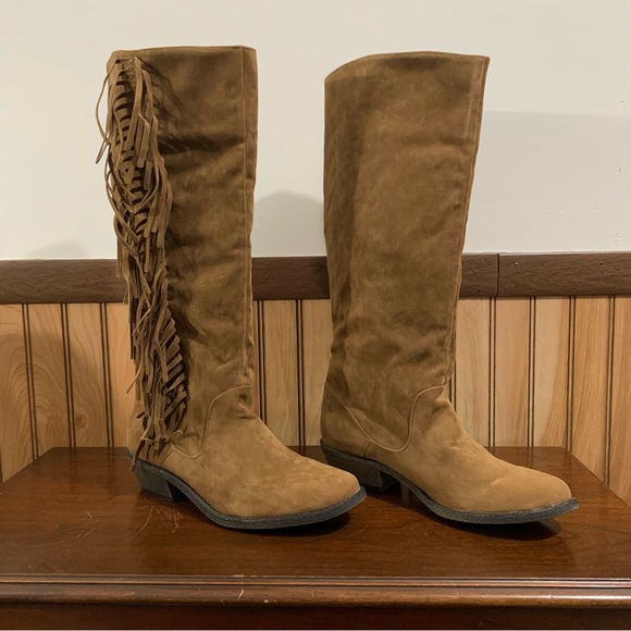NIB Brown Faux Suede Tall Fringe Boots Madonna’s Material Girl Brand  (9.5) - Picture 2 of 11